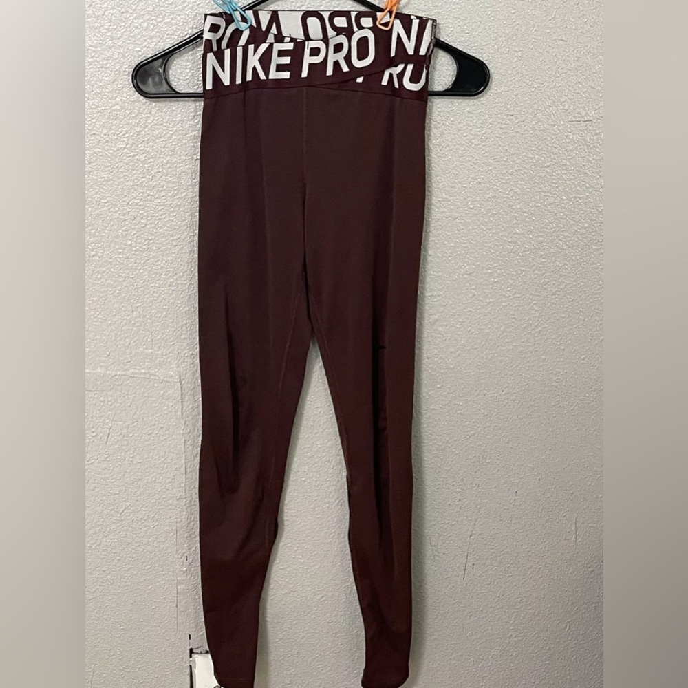 Nike Pro Intertwist 7/8 Tight Fit Training Tights Size XS Wine Cutouts